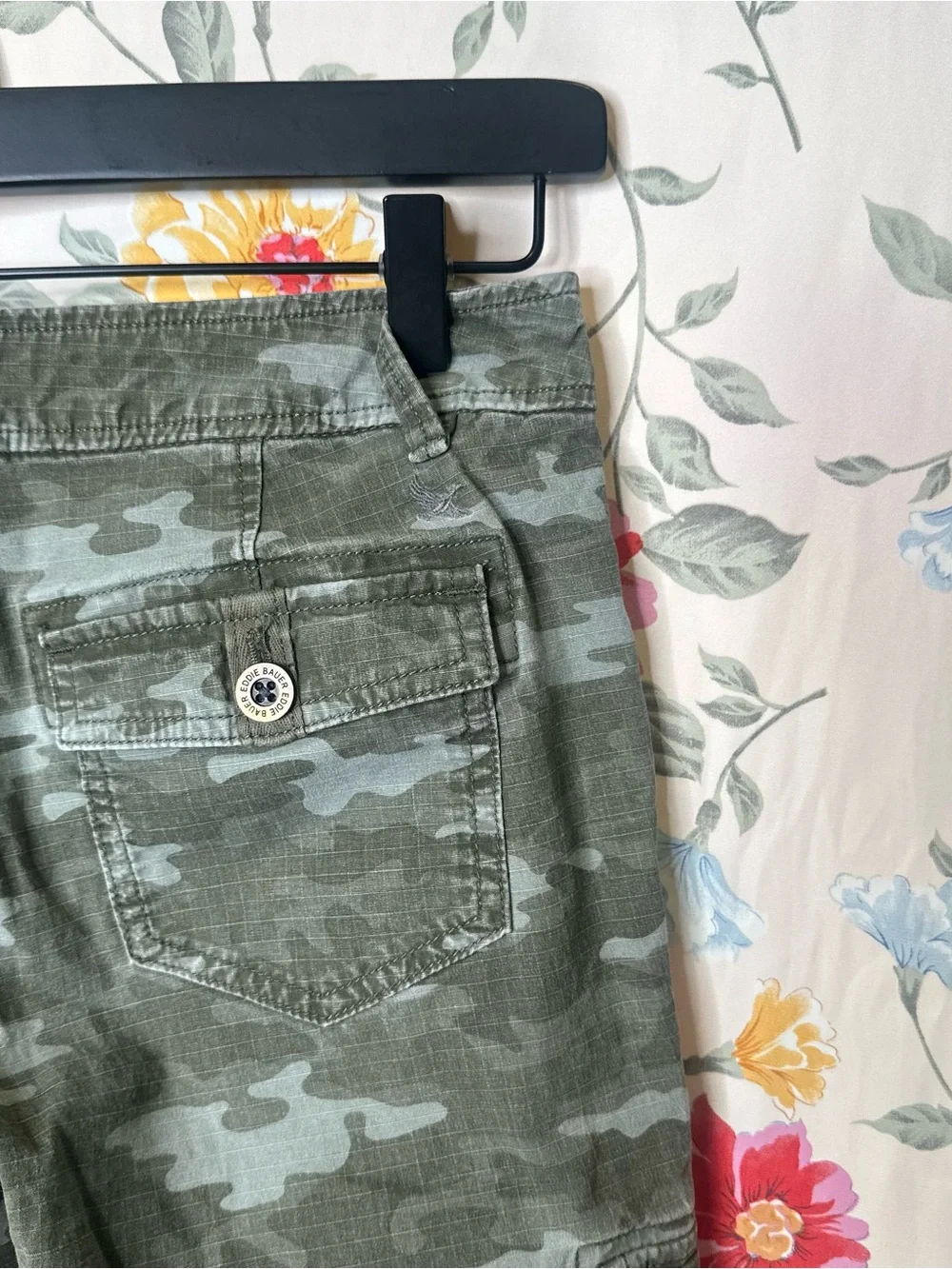 Eddie Bauer Men's Olive Green Camo Cargo Pants